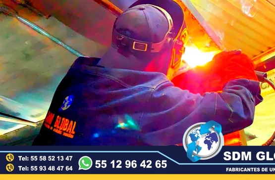 Fabricacion, Conversion, Venta y Equipamiento de Patrullas Sedan, Fabricantes de Equipo y Accesorios Metalicos, Equipo Comunicacion, Luces auxiliares El equipamiento Sedan es uno de los mas completos para patrulla, ya que cuenta con una gran variedad de accesorios metálicos, así como accesorios visual acústico. En cuestión de accesorios metálicos contamos con Tumbaburros, Roll Bar de 3 Arcos Tipo Comando, Banca central con respaldo, Defensa Trasera Tipo Escalón. En la parte de accesorios visual acústico cuenta con Torreta, Sirena y Bocina, adicional mente se le puede agregar un Kit de Estrobos en faros Marca WHELEN, FEDERAL SIGNAL, EPCOM, somos fabricantes de patrullas.Somos una Empresa Mexicana líder en el Mercado con años de experiencia, especialistas en el Equipamiento de Patrullas Equipadas Cajas y Remolques Unidades Moviles Especiales de Seguridad, Rescate, Salvamento, Salud, Comunicacion, Higine, etc.,Somos fabribricantes directos, distribuidores en todo Mexico, comunicate y te atenderemos personalmente. contamos con las mejores marcas en el mecado Fabricacion, Conversion, Venta y Equipamiento de Patrullas Sedan, Fabricantes de Equipo y Accesorios Metalicos, Equipo Comunicacion, Luces auxiliares El equipamiento Sedan es uno de los mas completos para patrulla, ya que cuenta con una gran variedad de accesorios metálicos, así como accesorios visual acústico. En cuestión de accesorios metálicos contamos con Tumbaburros, Roll Bar de 3 Arcos Tipo Comando, Banca central con respaldo, Defensa Trasera Tipo Escalón. En la parte de accesorios visual acústico cuenta con Torreta, Sirena y Bocina, adicional mente se le puede agregar un Kit de Estrobos en faros Marca WHELEN, FEDERAL SIGNAL, EPCOM, somos fabricantes de patrullas.Somos una Empresa Mexicana líder en el Mercado con años de experiencia, especialistas en el Equipamiento de Patrullas Equipadas Cajas y Remolques Unidades Moviles Especiales de Seguridad, Rescate, Salvamento, Salud, Comunicacion, Higine, etc.,Somos fabribricantes directos, distribuidores en todo Mexico, comunicate y te atenderemos personalmente. contamos con las mejores marcas en el mecado